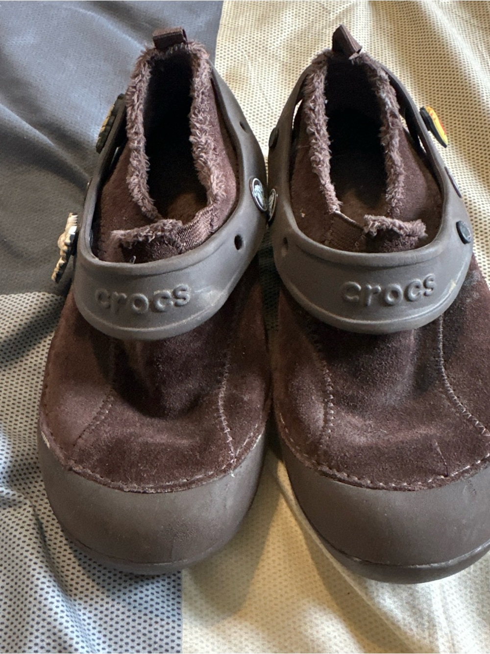 Crocs Dawson Suede Clogs Faux Fir Lining Junior 1 Brown